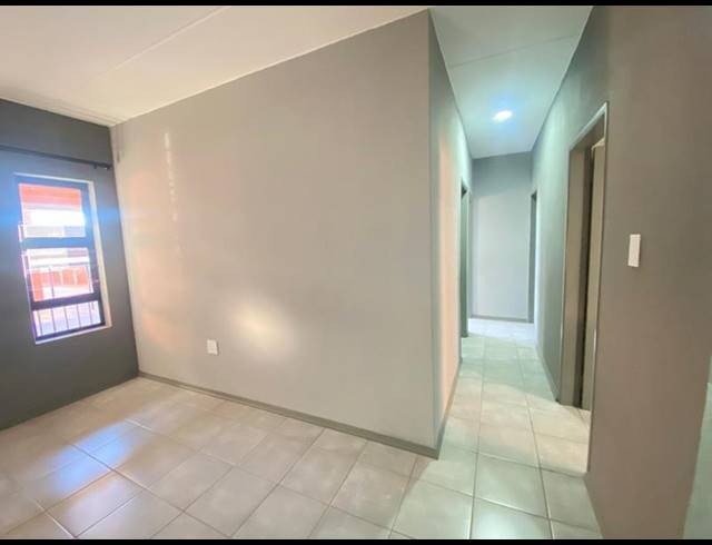 3 BEDROOM APARTMENT FOR SALE IN WITPOORTJIE